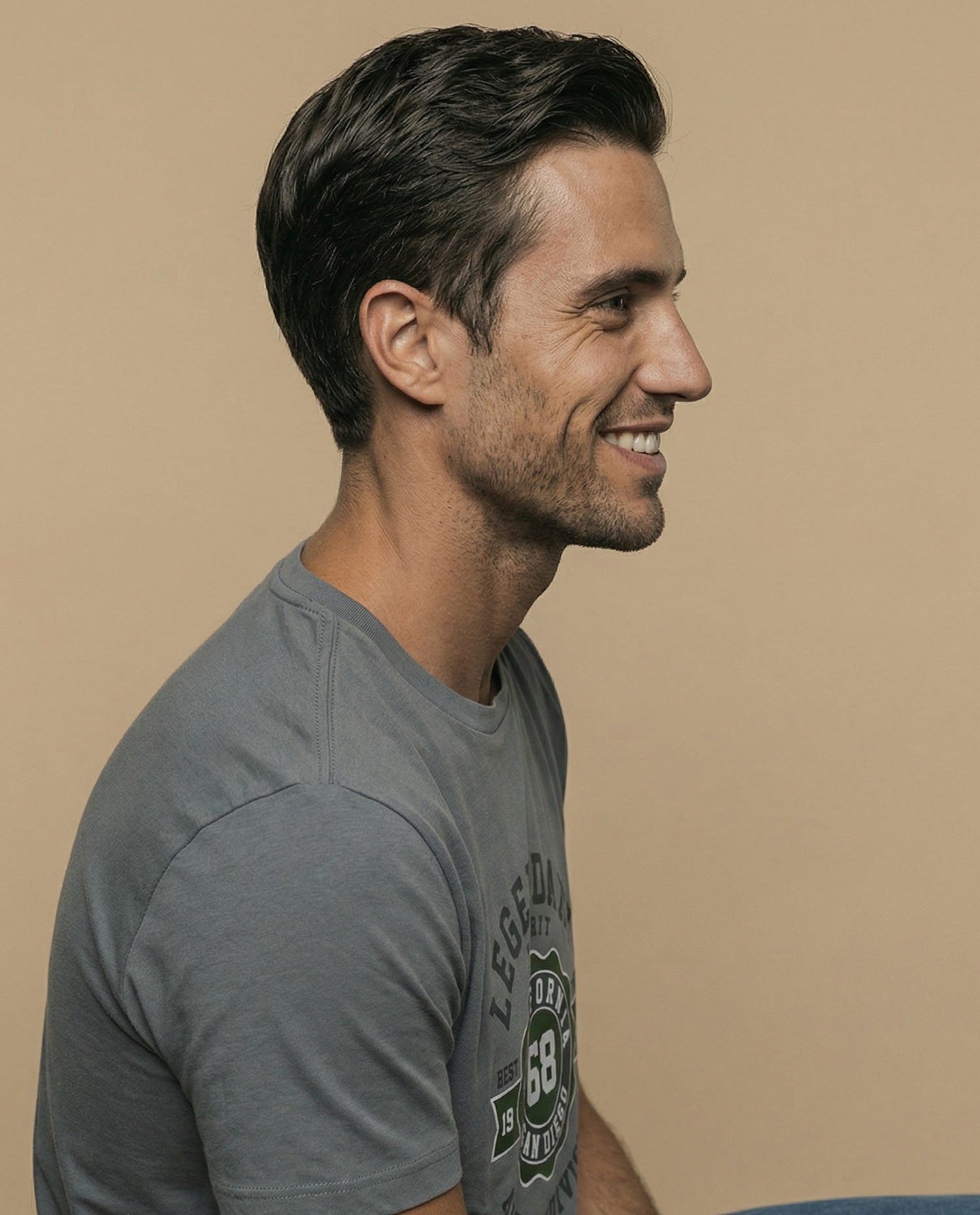 Camiseta manga corta con estampado universitario para hombre - Gris