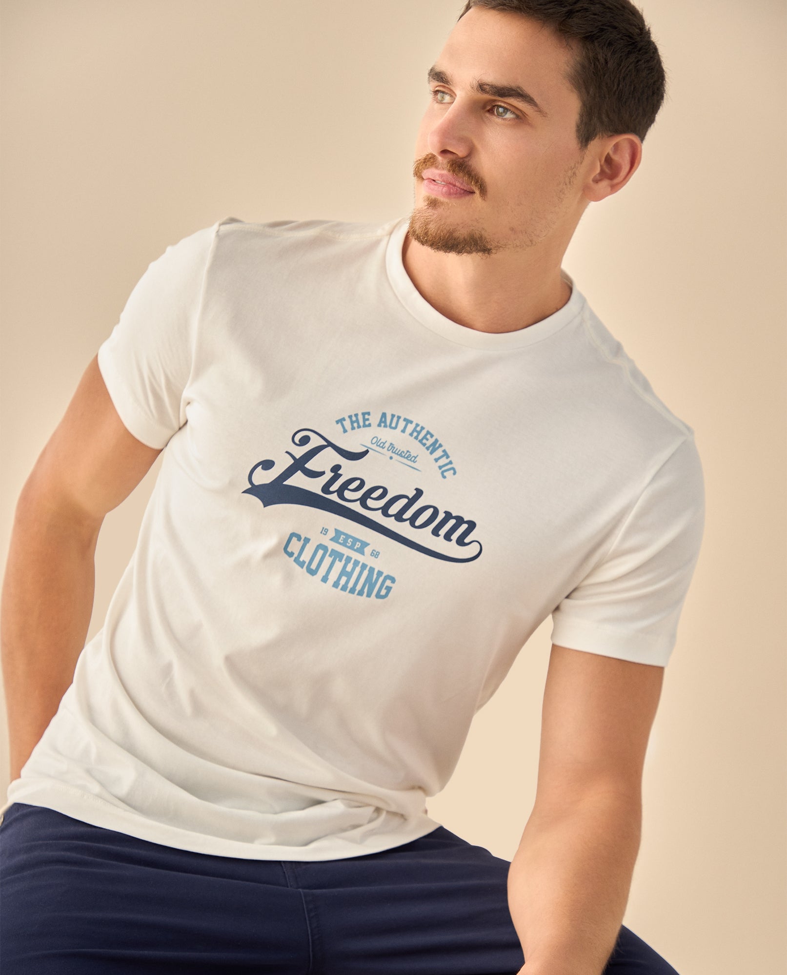 Camiseta Freedom con Estampado Vintage - Crudo 34_345G306_CRU110605_0