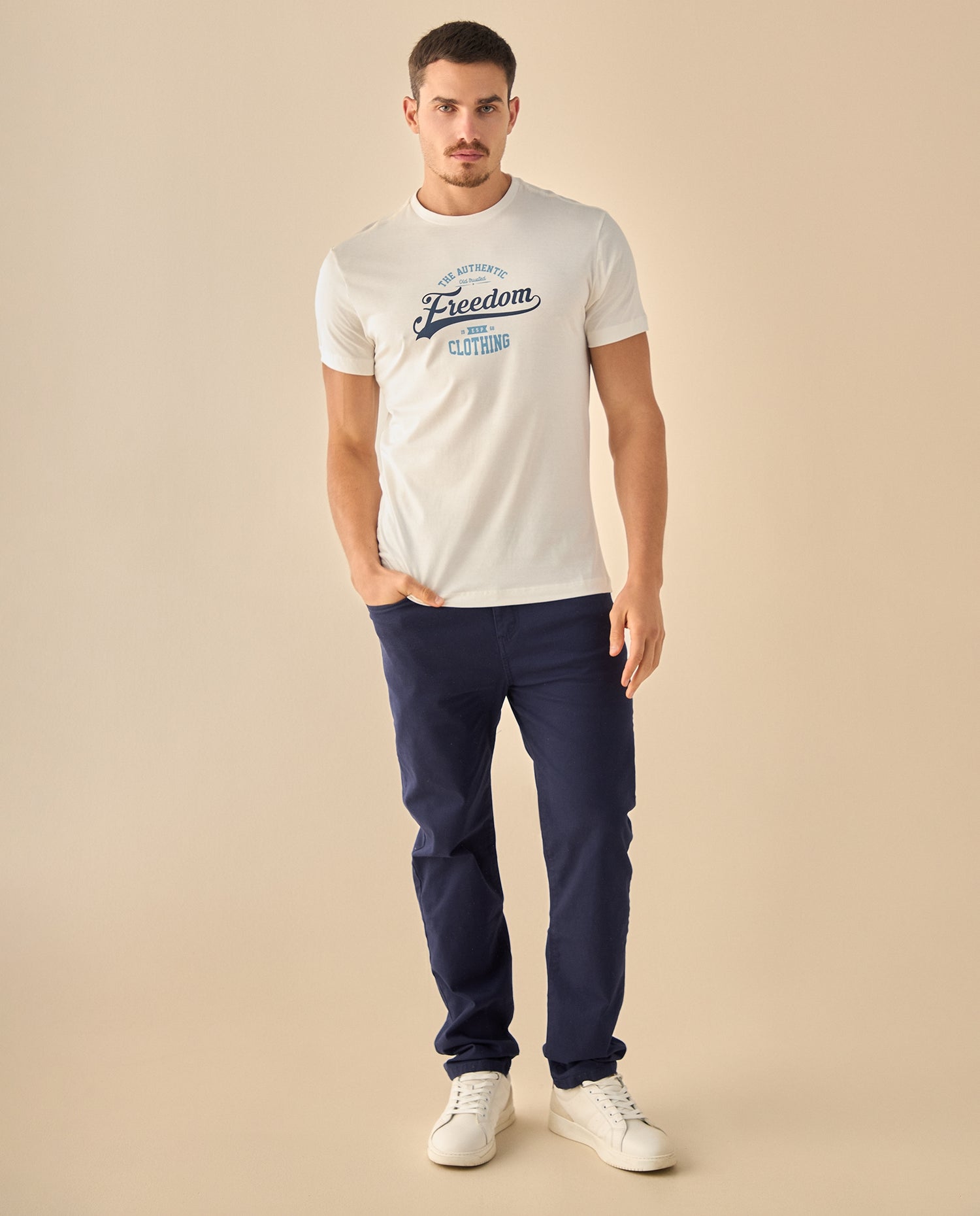 Camiseta Freedom con Estampado Vintage - Crudo