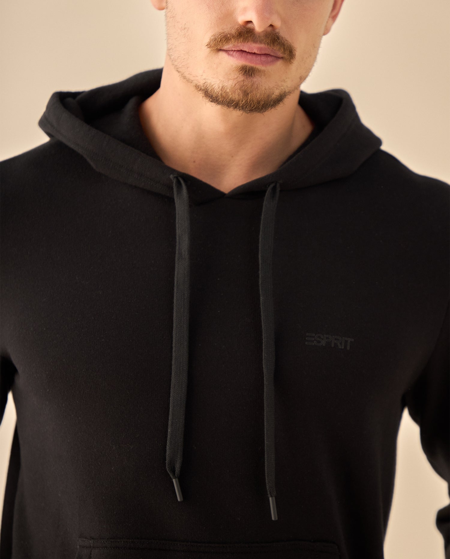 Sudadera con Capucha y Ribetes Contrastantes - Negro