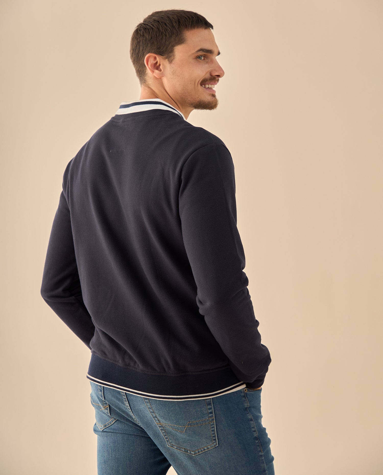 Suéter con Detalles Deportivos Cuello Redondo - Azul