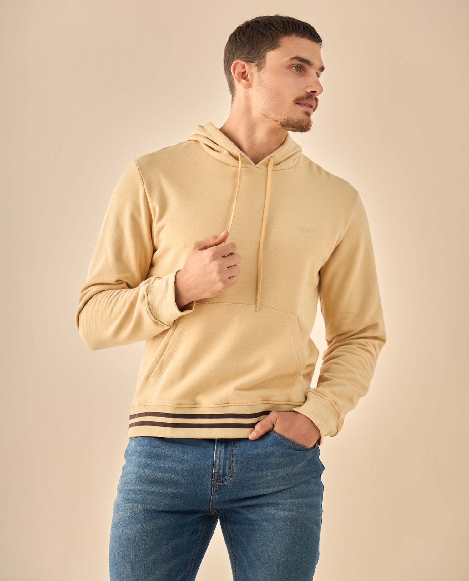 Hoodie con Detalles Deportivos - Beige