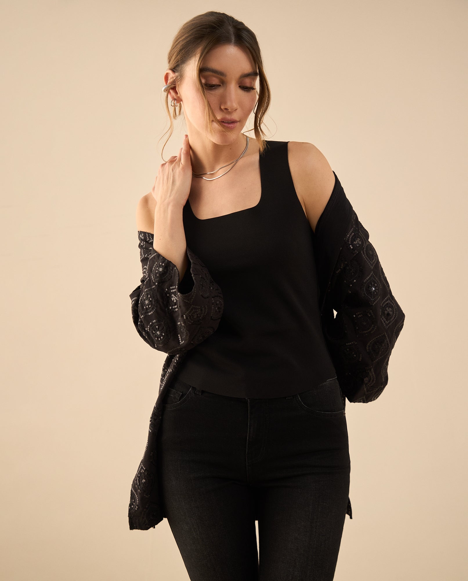 Camisa de silueta ajustada para mujer - Negro 34_402G220_NEG193909_0