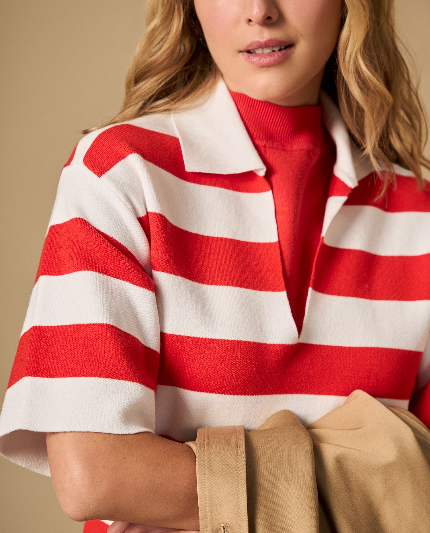 Camiseta tejida tipo polo cuello en V manga larga - Rojo