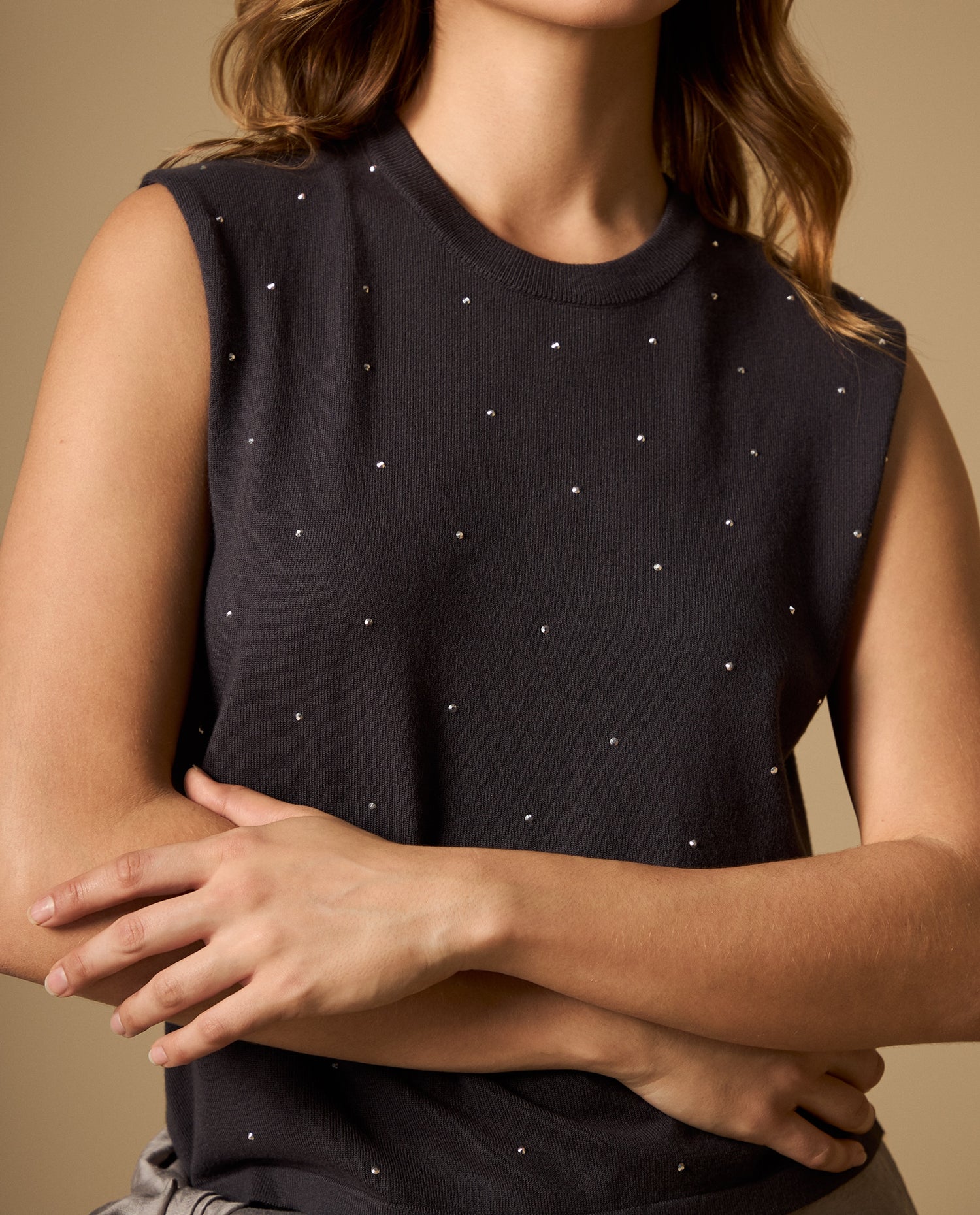 Camiseta tejida manga sisa con aplicaciones de cristales - Gris