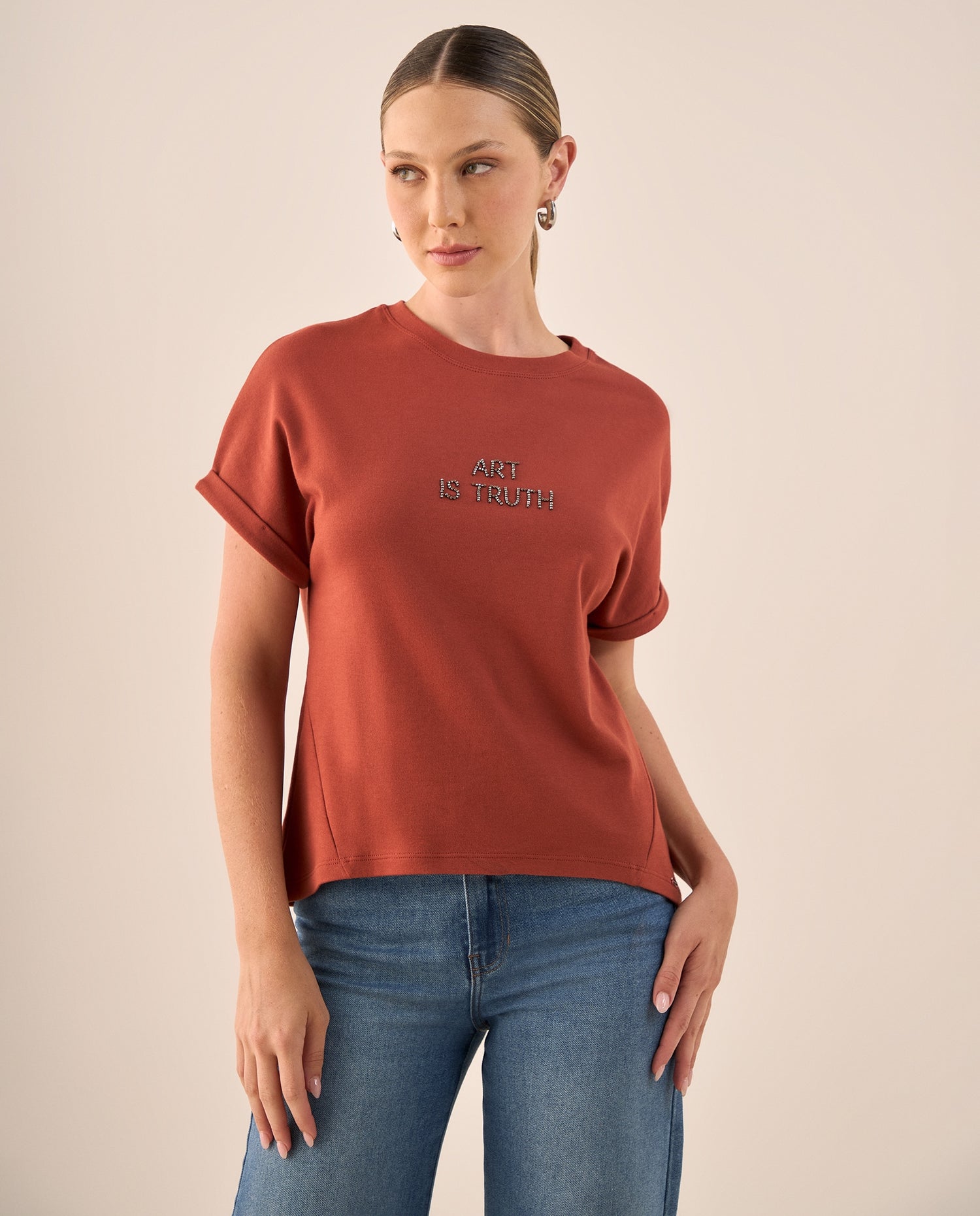 Camiseta Art Is Truth con Bordado Brillante - Naranja