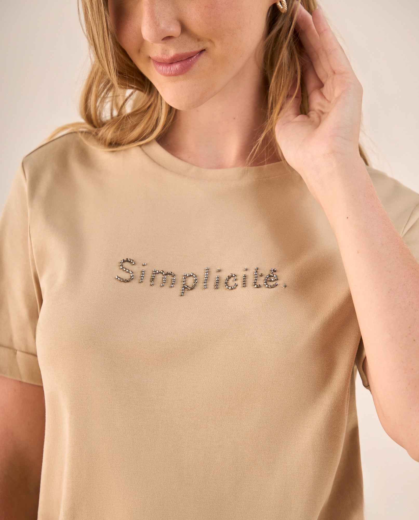 Camiseta Beige Simplicité con Aplicaciones - Beige 34_409G006_BEI151304_0