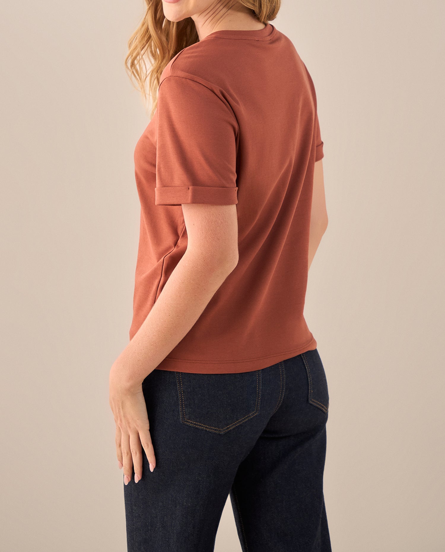 Camiseta Naranja con Bordado Tonal - Naranja