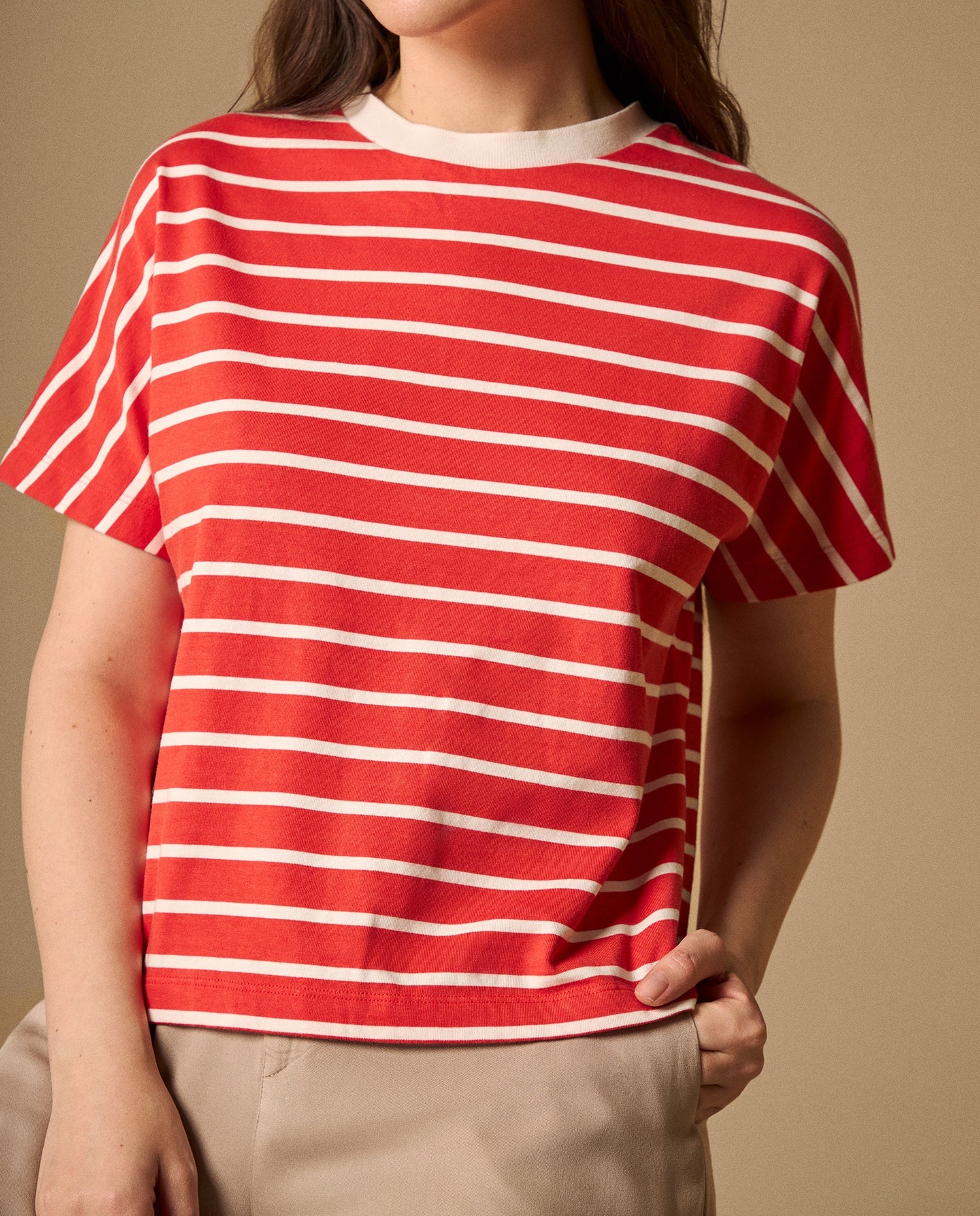 Camiseta Rayas Rojo Cerezo con Cuello Blanco - Rojo