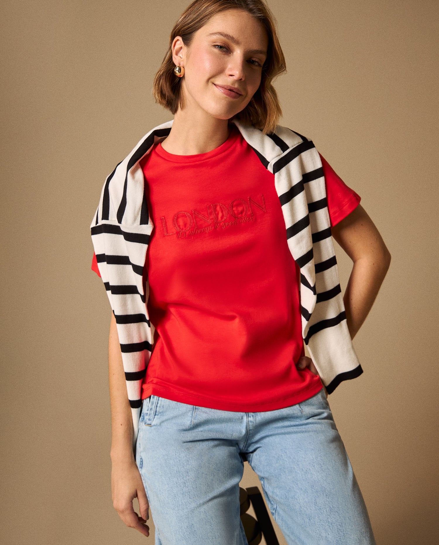 Camiseta con Bordado LONDON - Rojo