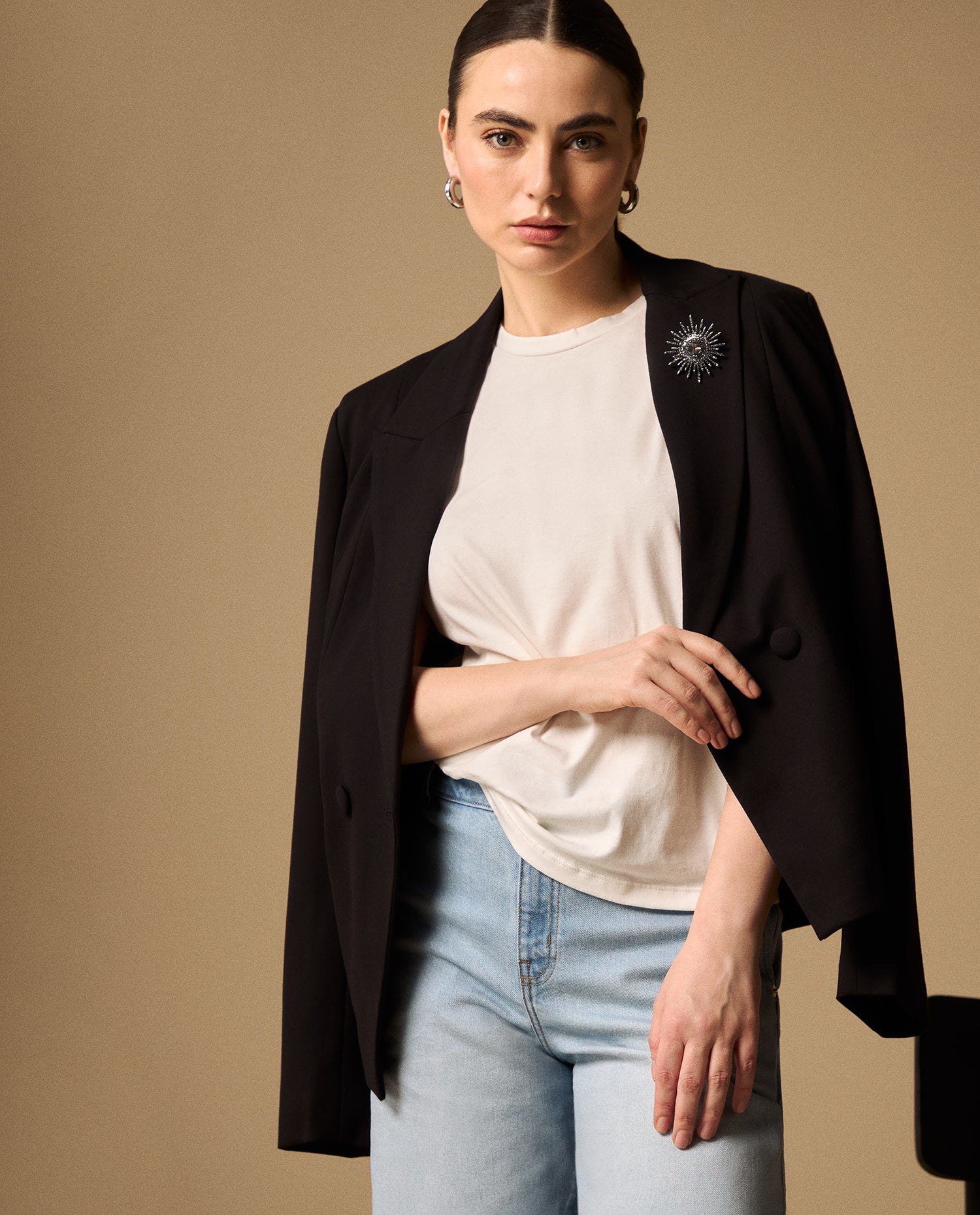 Camiseta Blanca con Tachuelas Metálicas - Blanco