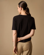 Camiseta Negra con Aplicación de Strass - Negro