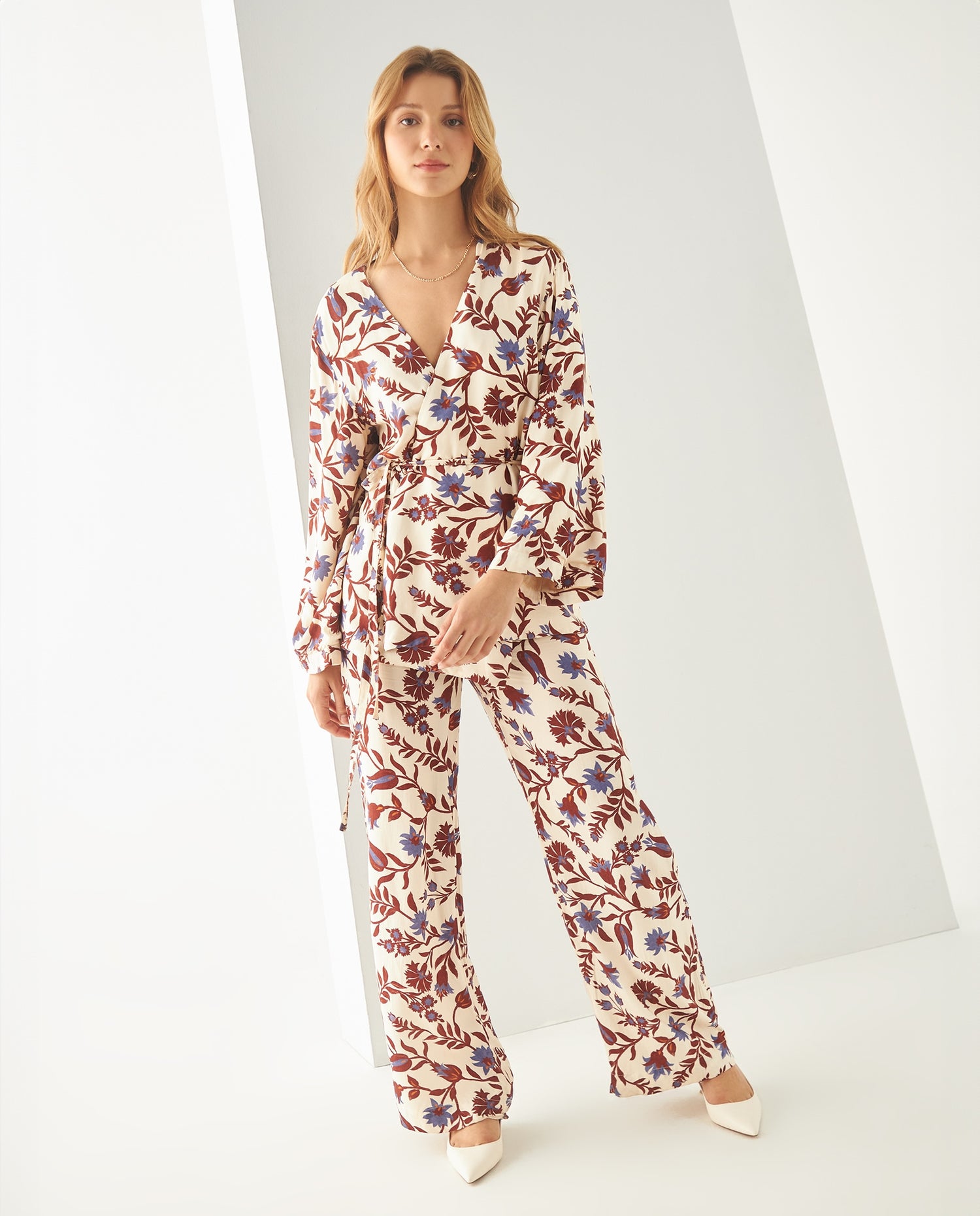 Camisa con escote en V para mujer - Café