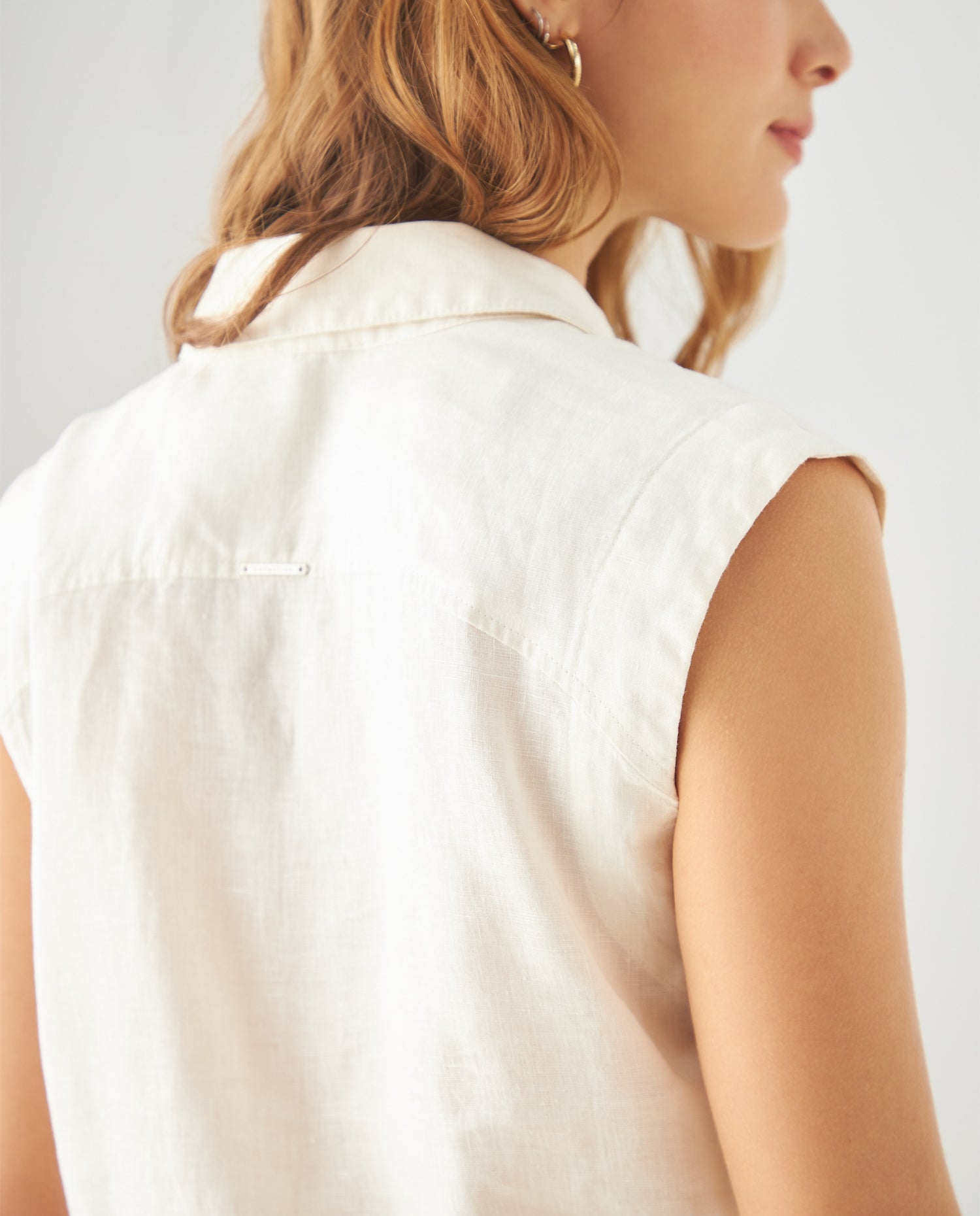 Camisa anudable en ruedo para mujer - Crudo
