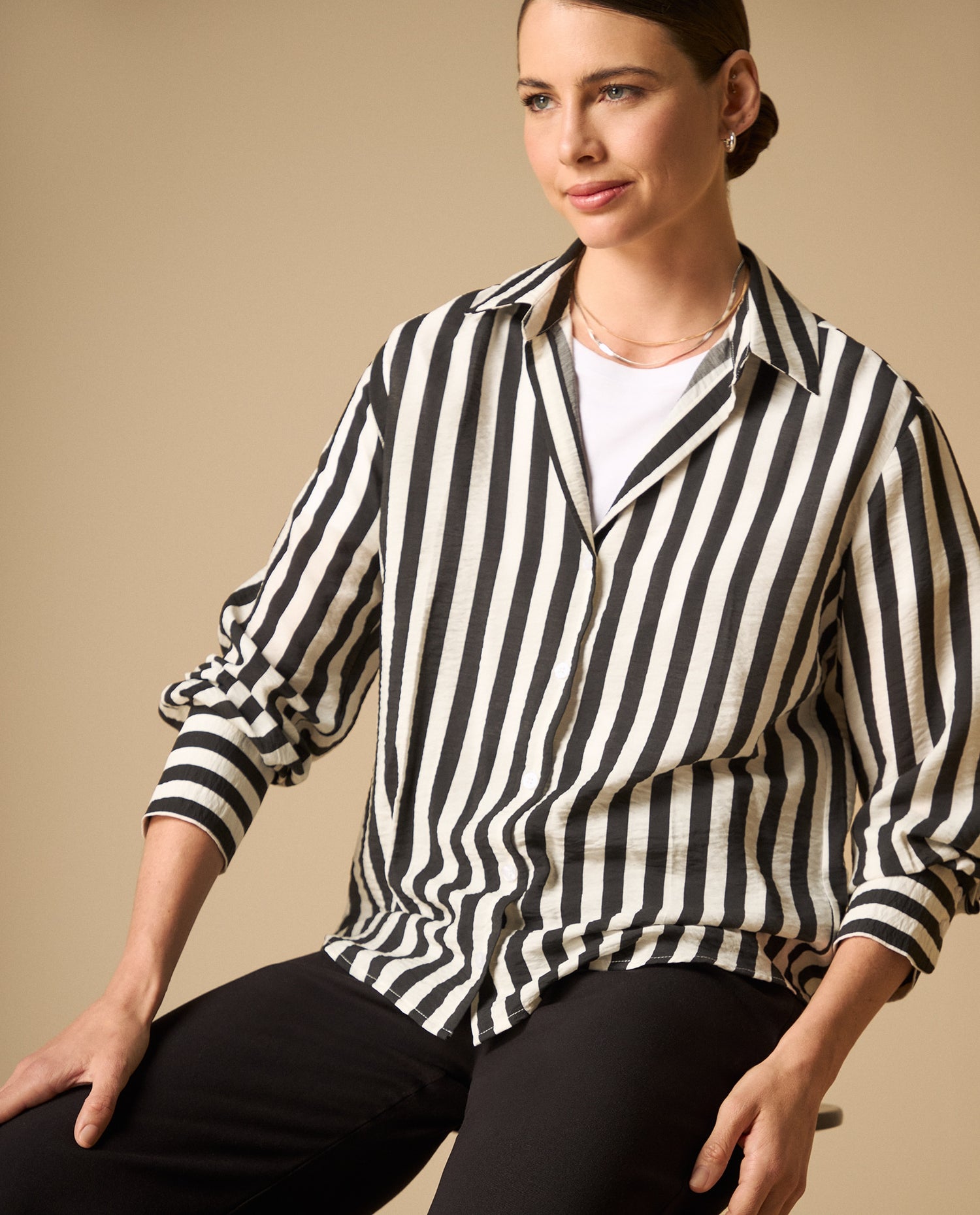 Camisa manga larga cuello camisero tejido fluido - Negro
