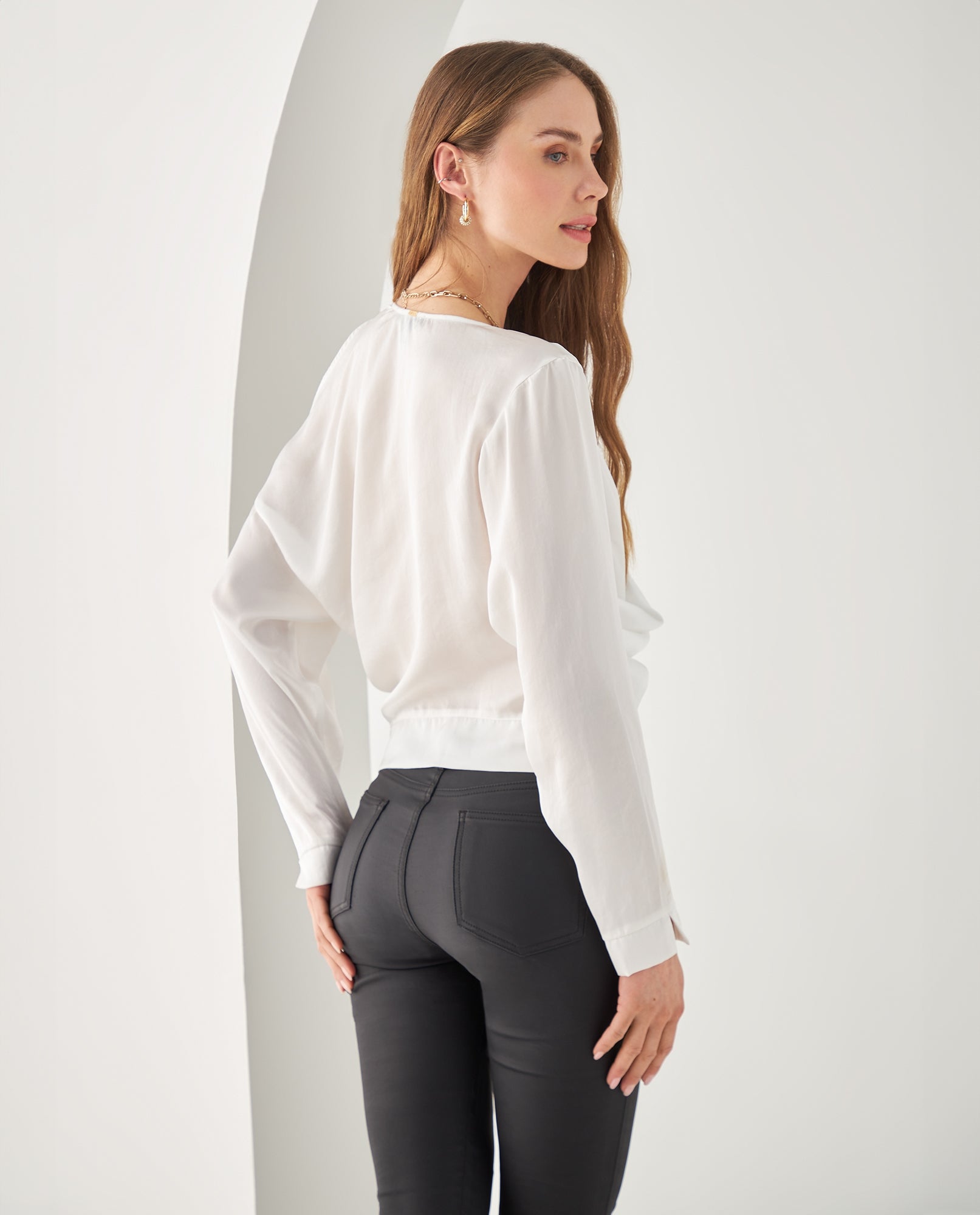Camisa en tela tipo satín para mujer - Crudo 34_412F011_CRU110602_4