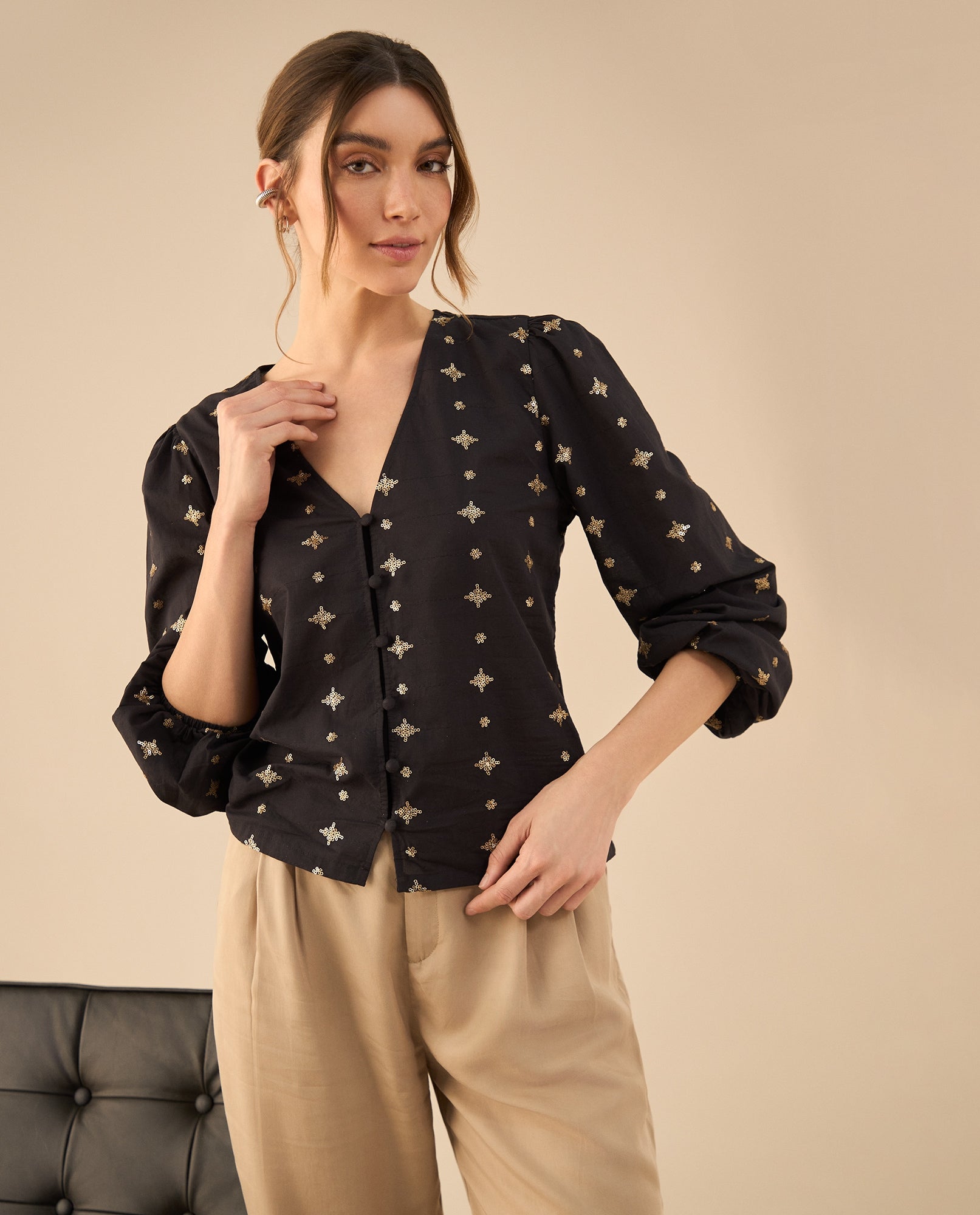 Camisa con recogido en hombros para mujer - Negro 34_412G005_NEG190303_3
