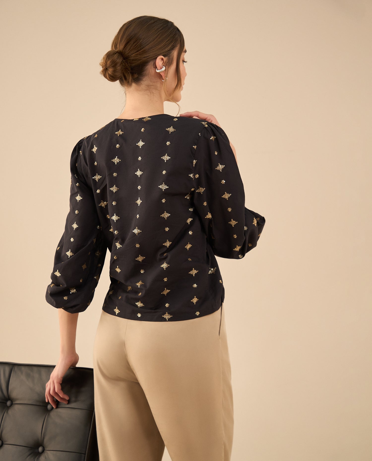 Camisa con recogido en hombros para mujer - Negro
