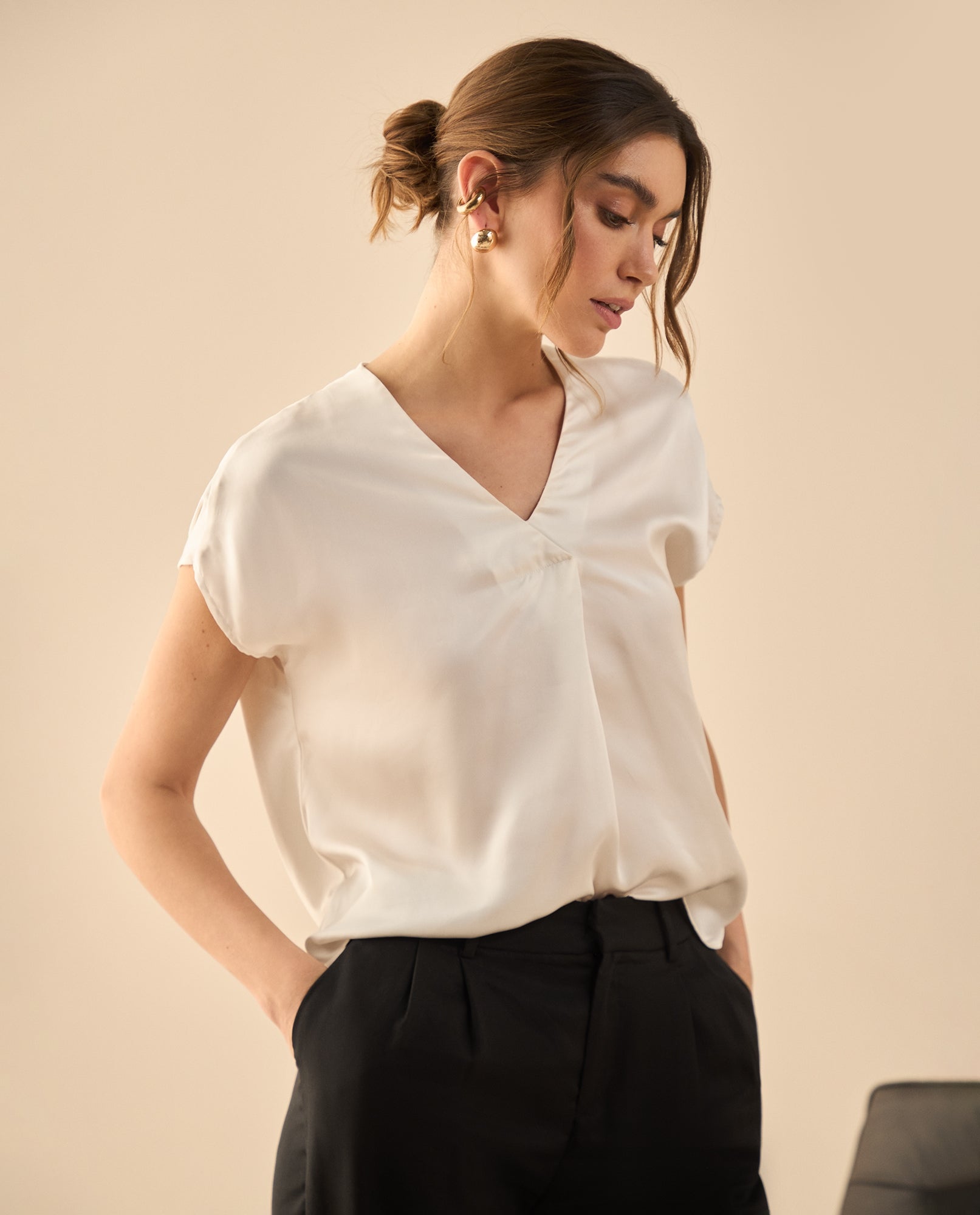 Camisa tipo satín para mujer - Crudo 34_412G009_CRU110605_3