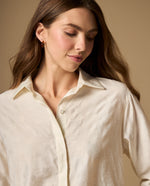 Camisa camisera manga larga con textura sutil - Crudo