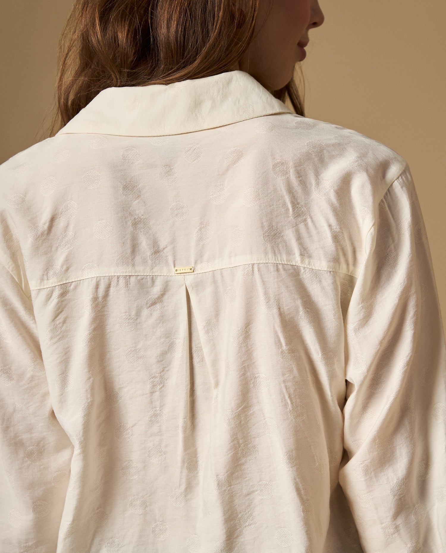 Camisa camisera manga larga con textura sutil - Crudo