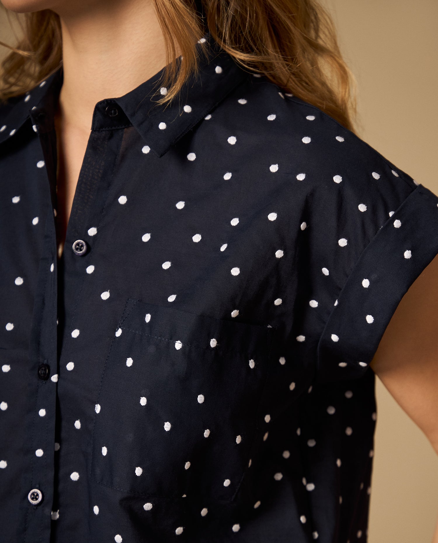 Camisa bordada manga corta con bolsillo frontal - Azul