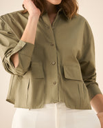 Camisa manga larga con bolsillos de tapa para mujer  - Verde