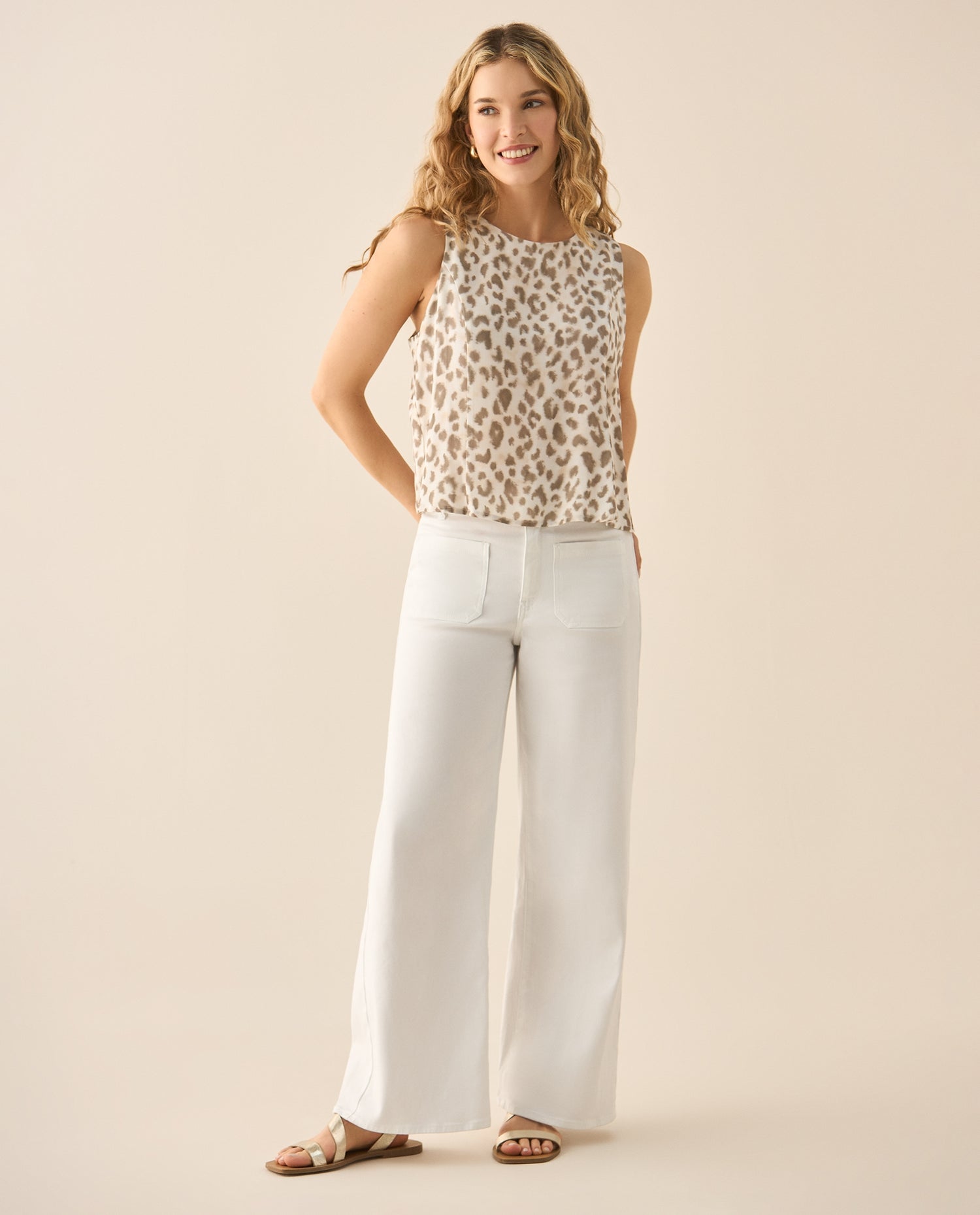Camisa de corte en A y estampado animal print para mujer  - Beige