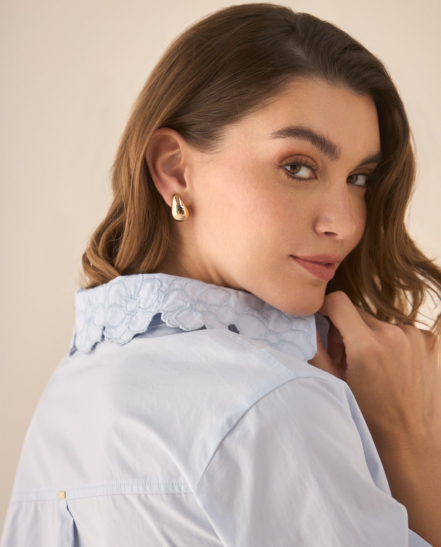 Camisa con diseño de flores en el cuello para mujer - Azul