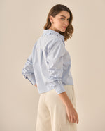 Camisa con diseño de flores en el cuello para mujer - Azul