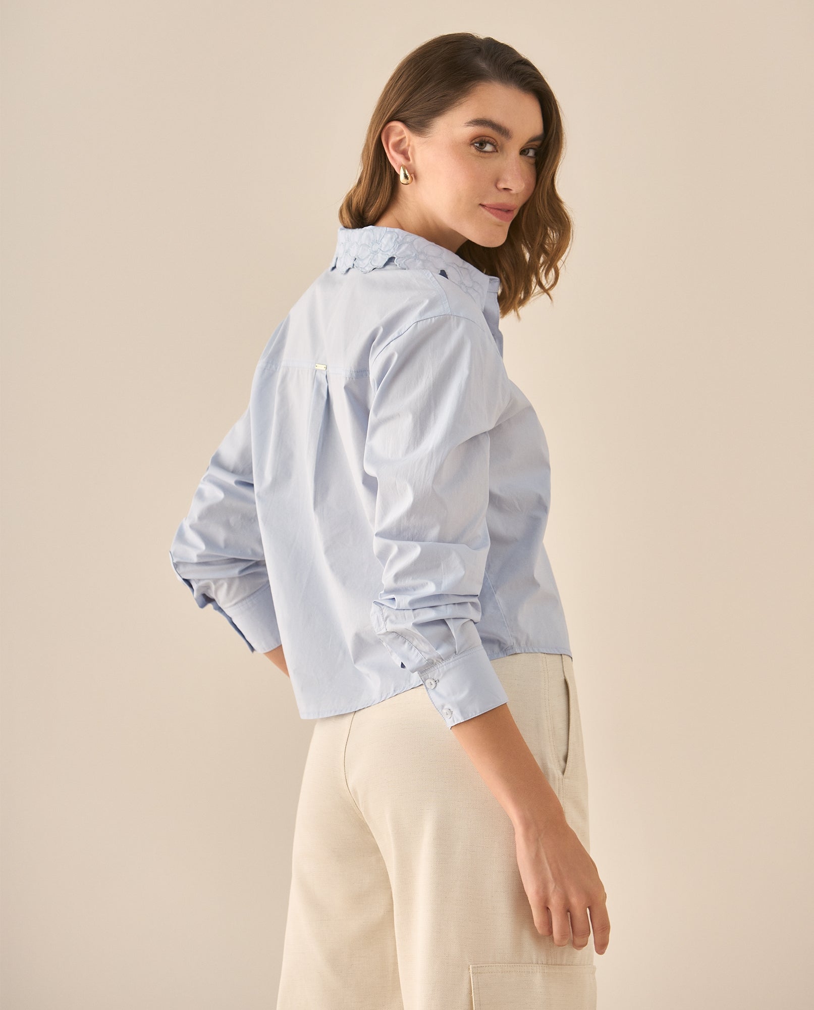 Camisa con diseño de flores en el cuello para mujer - Azul 34_413G020_AZU134304_4