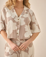 Camisa con estampado abstracto para mujer - Café