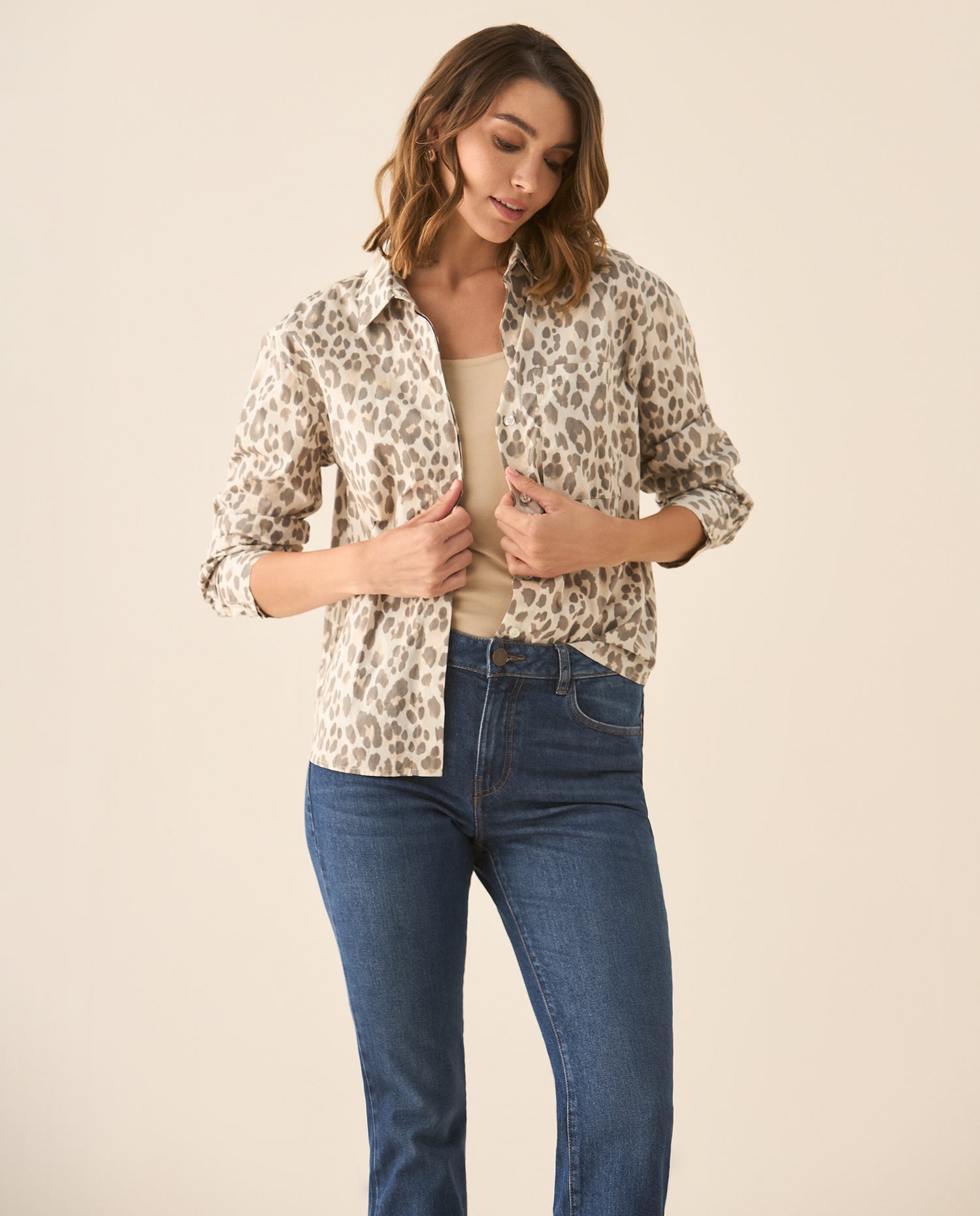 Camisa manga larga cuello clásico para mujer - Beige