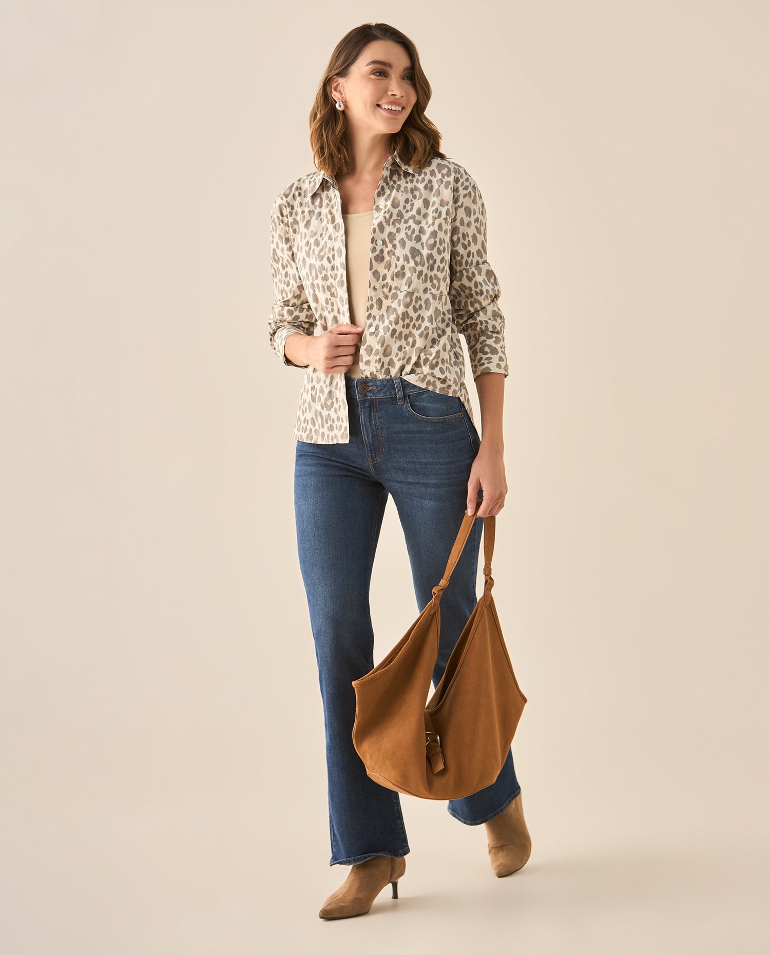 Camisa manga larga cuello clásico para mujer - Beige