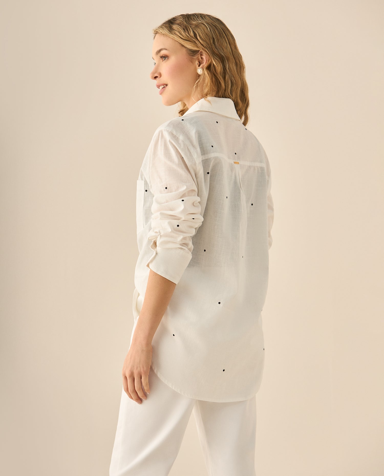 Camisa manga larga con print de lunares bordados para mujer  - Blanco