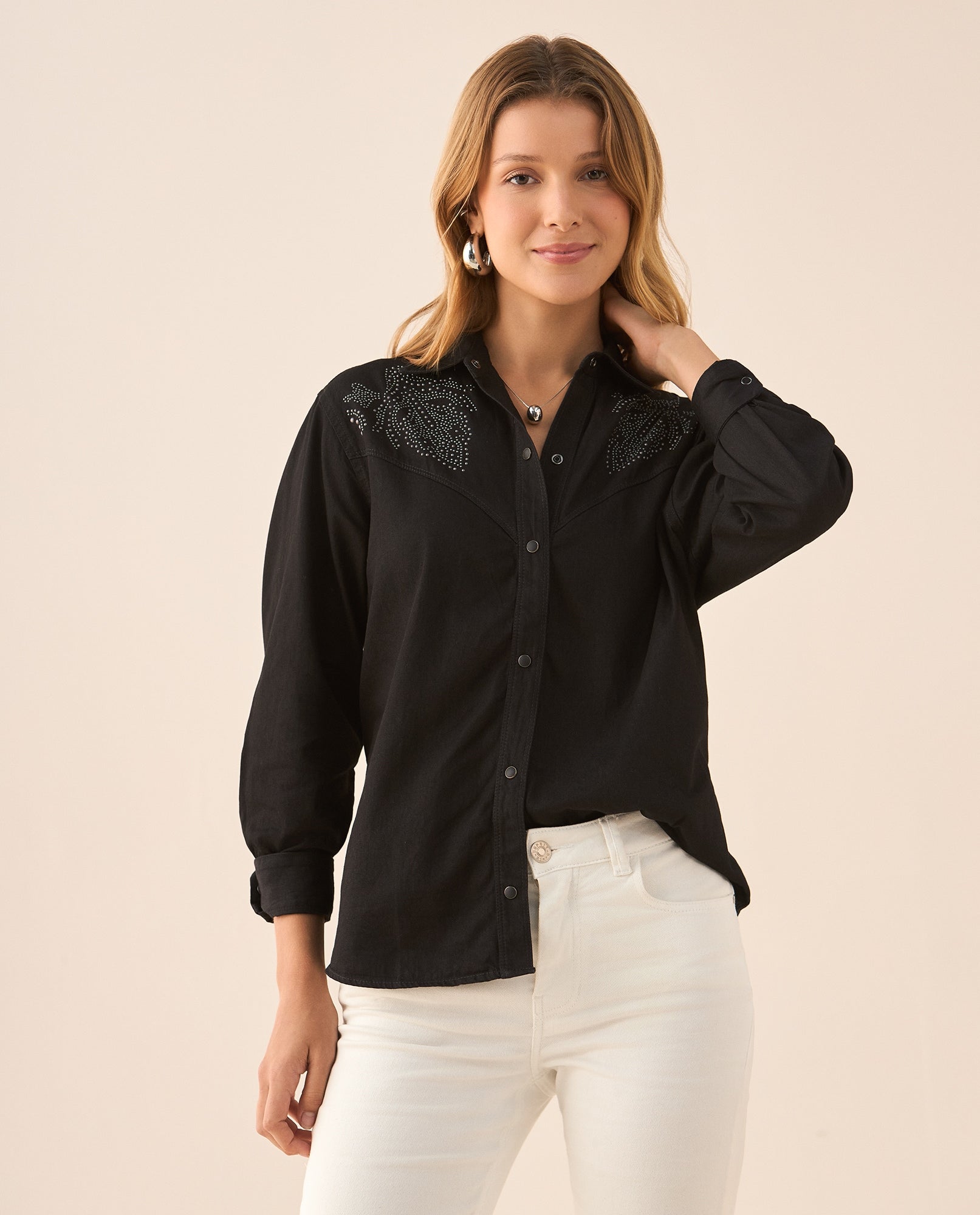 Camisa manga larga con apliques para mujer - Negro 34_419F002_NEG193909_0