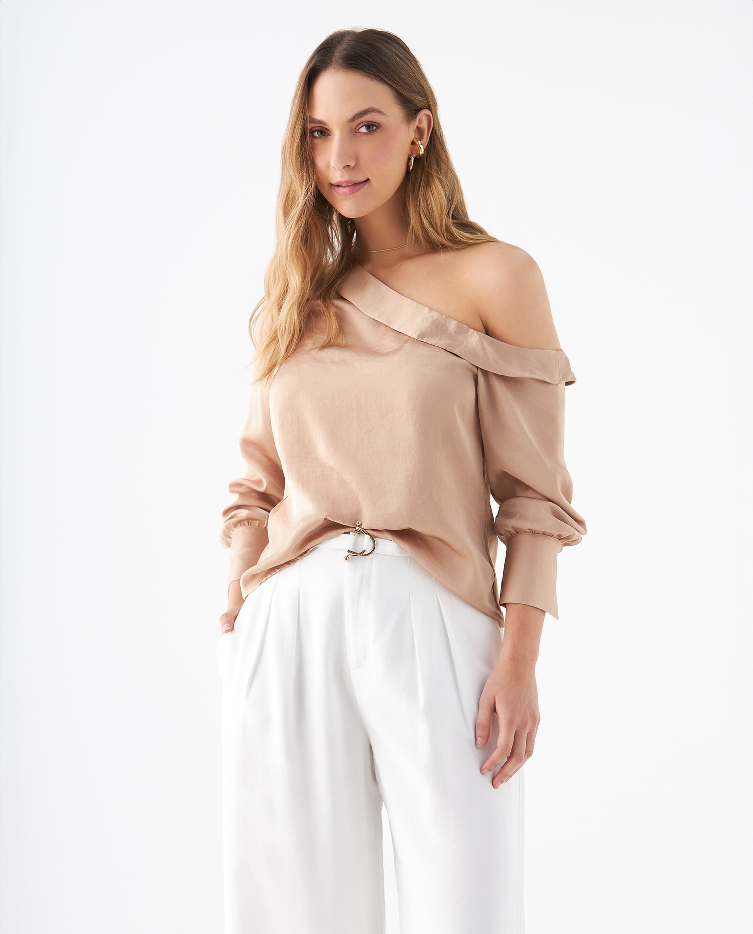Camisa de tela fluida para mujer - Beige