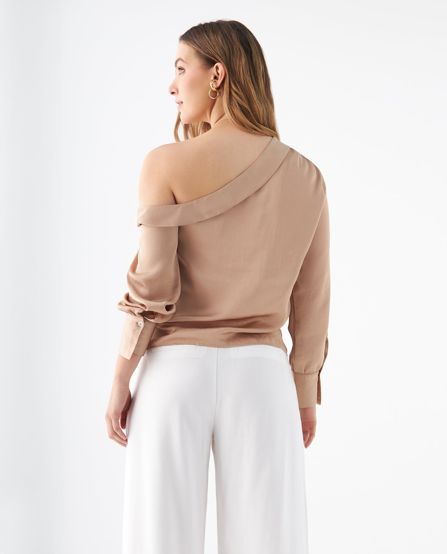 Camisa de tela fluida para mujer - Beige