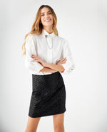 Camisa con broches decorativos para mujer - Crudo