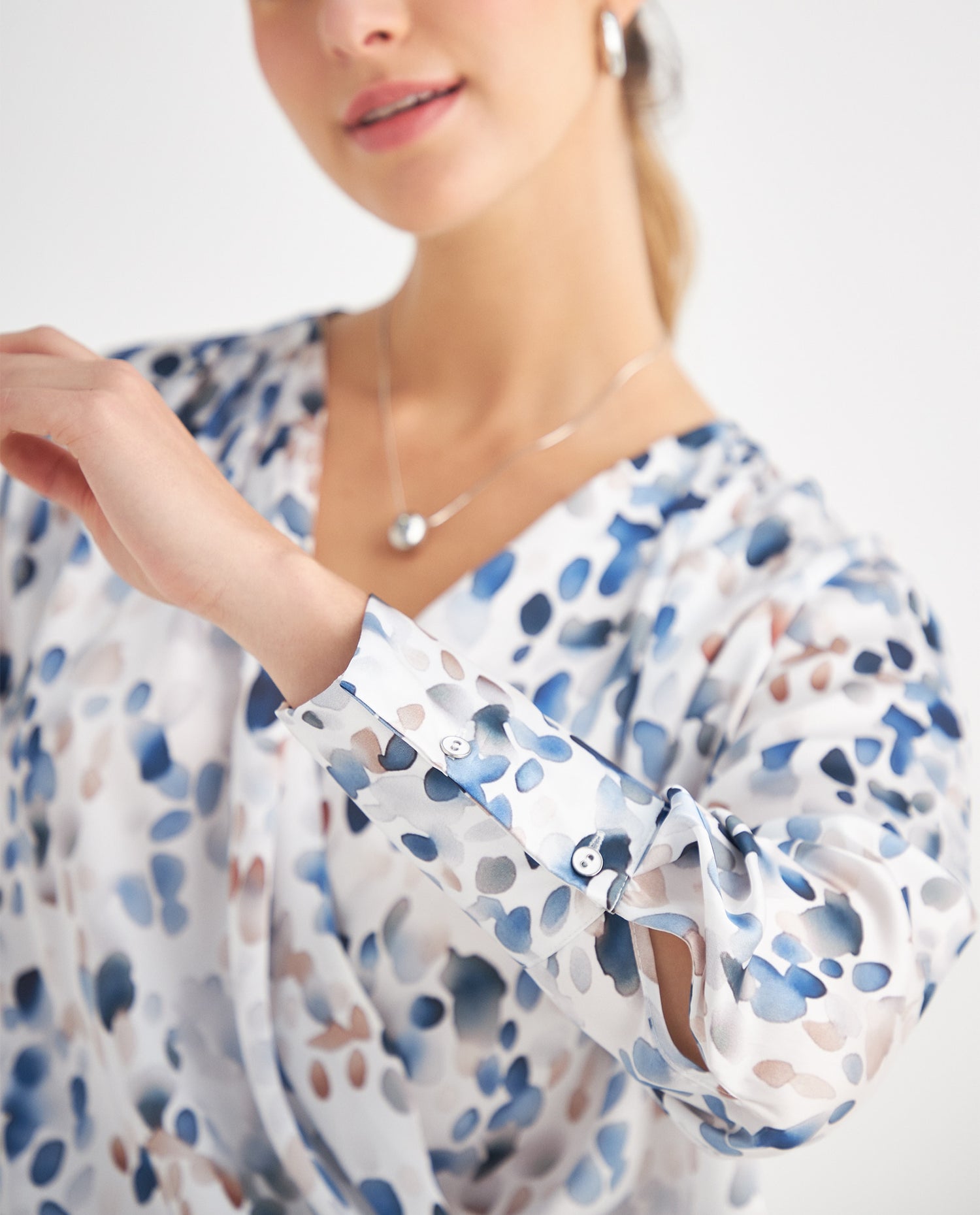Camisa con estampado abstracto para mujer - Crudo