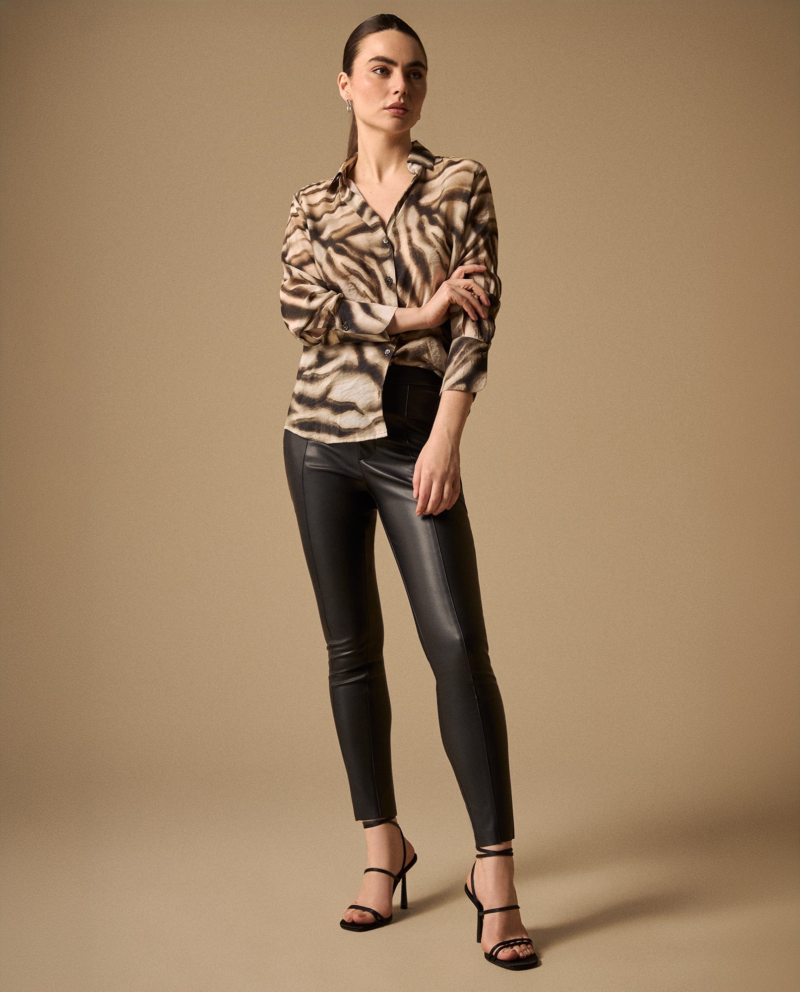 Camisa Animal Print Tonos Neutros - Gris 34_419G005_GRI170205_5