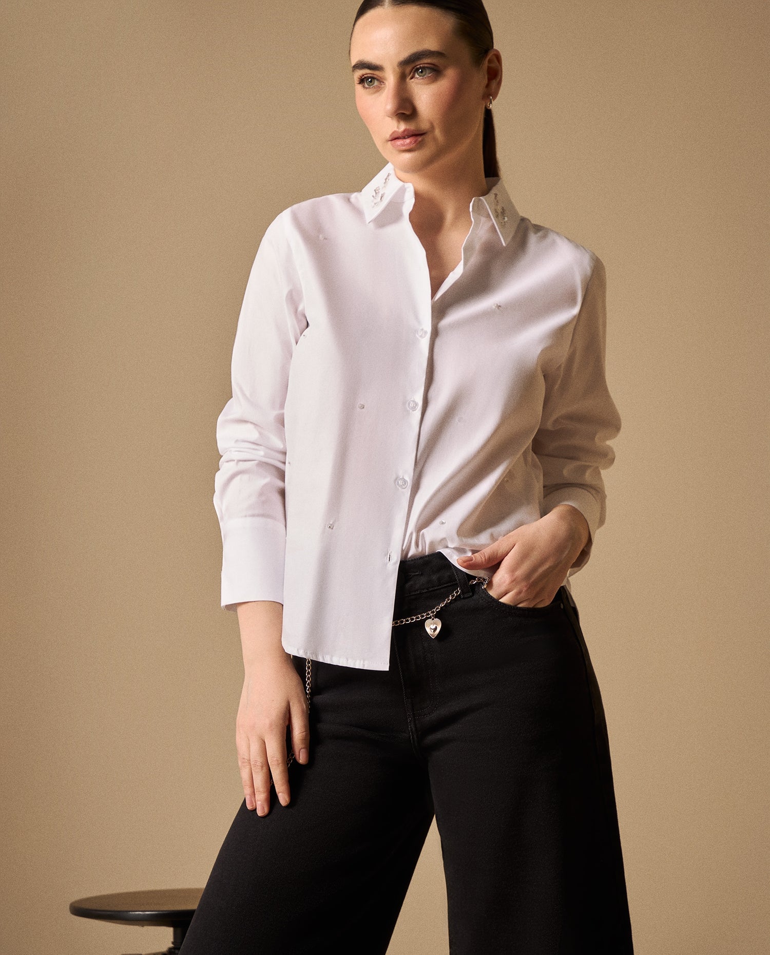 Camisa Blanca con Bordados en Cuello - Blanco