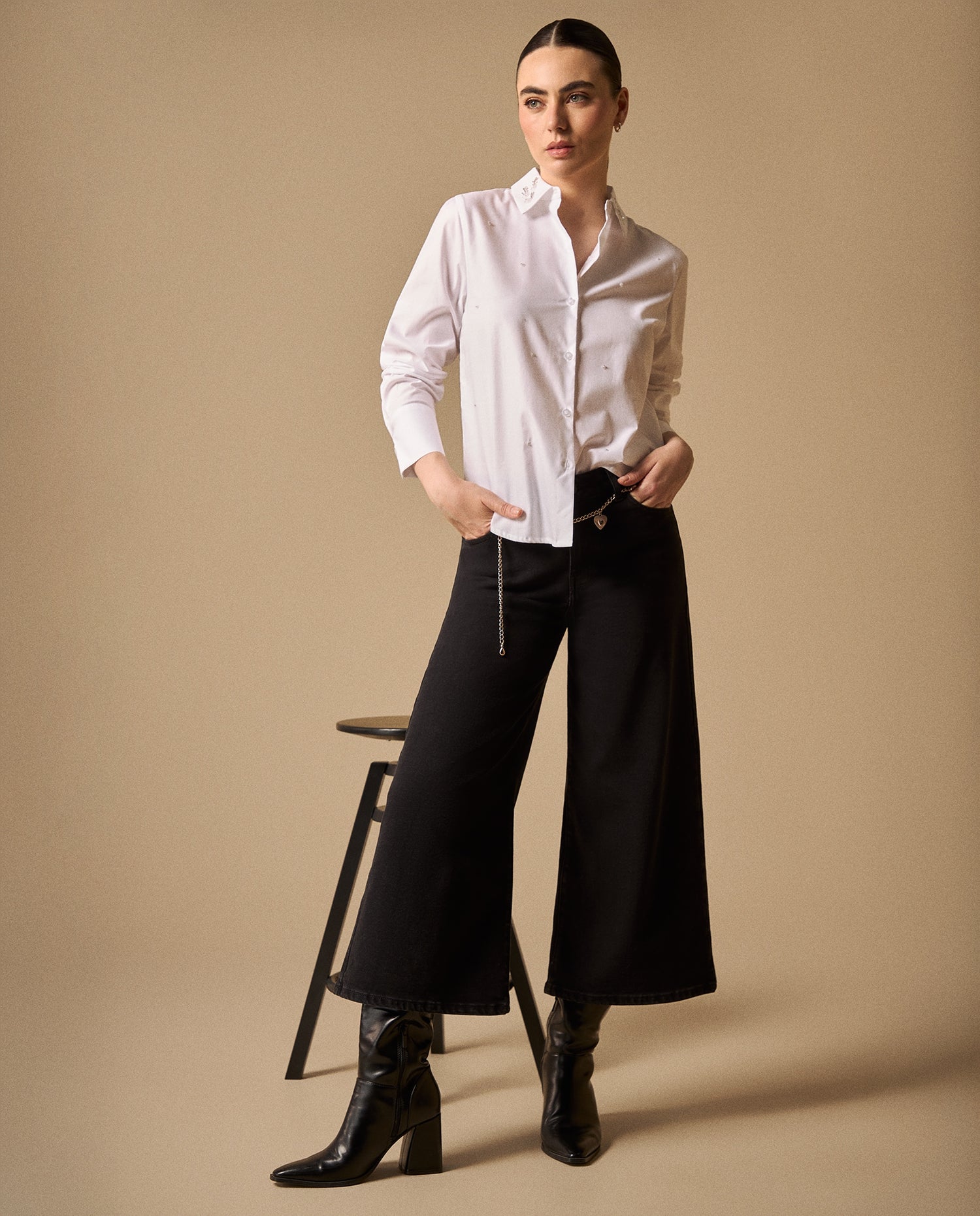 Camisa Blanca con Bordados en Cuello - Blanco
