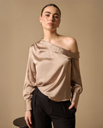 Camisa Asimétrica Verde Off-Shoulder - Verde