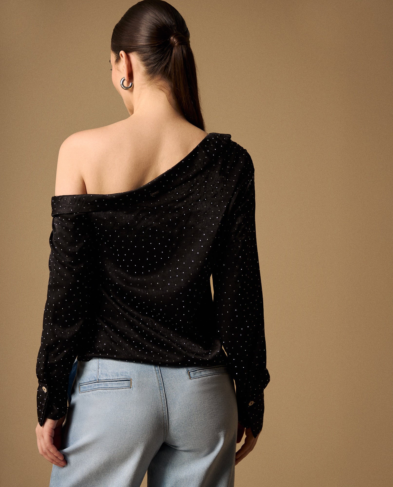 Camisa Asimétrica Puntos Negros - Negro 34_419G040_NEG190303_5