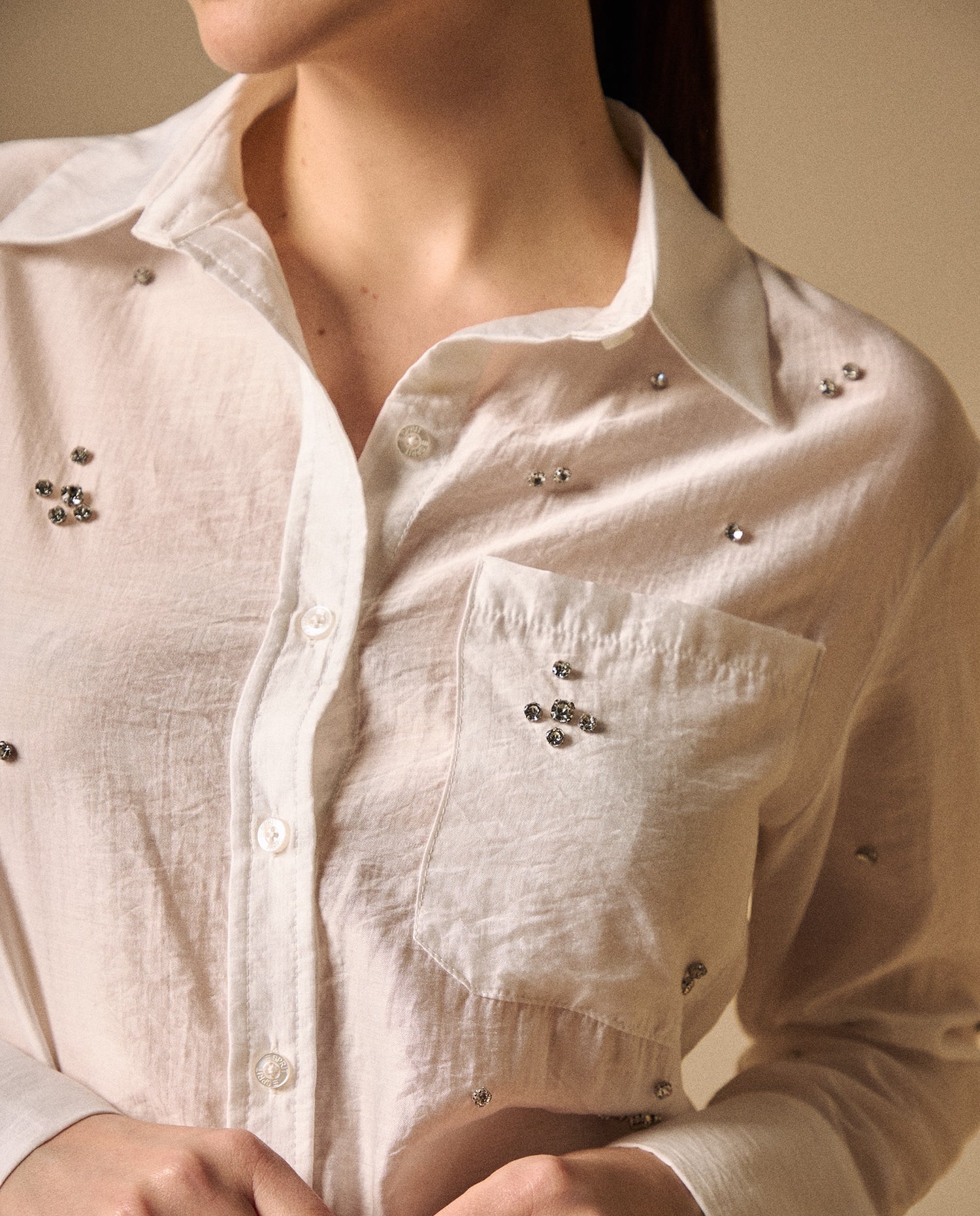 Camisa Blanca con Aplicaciones Brillantes - Blanco