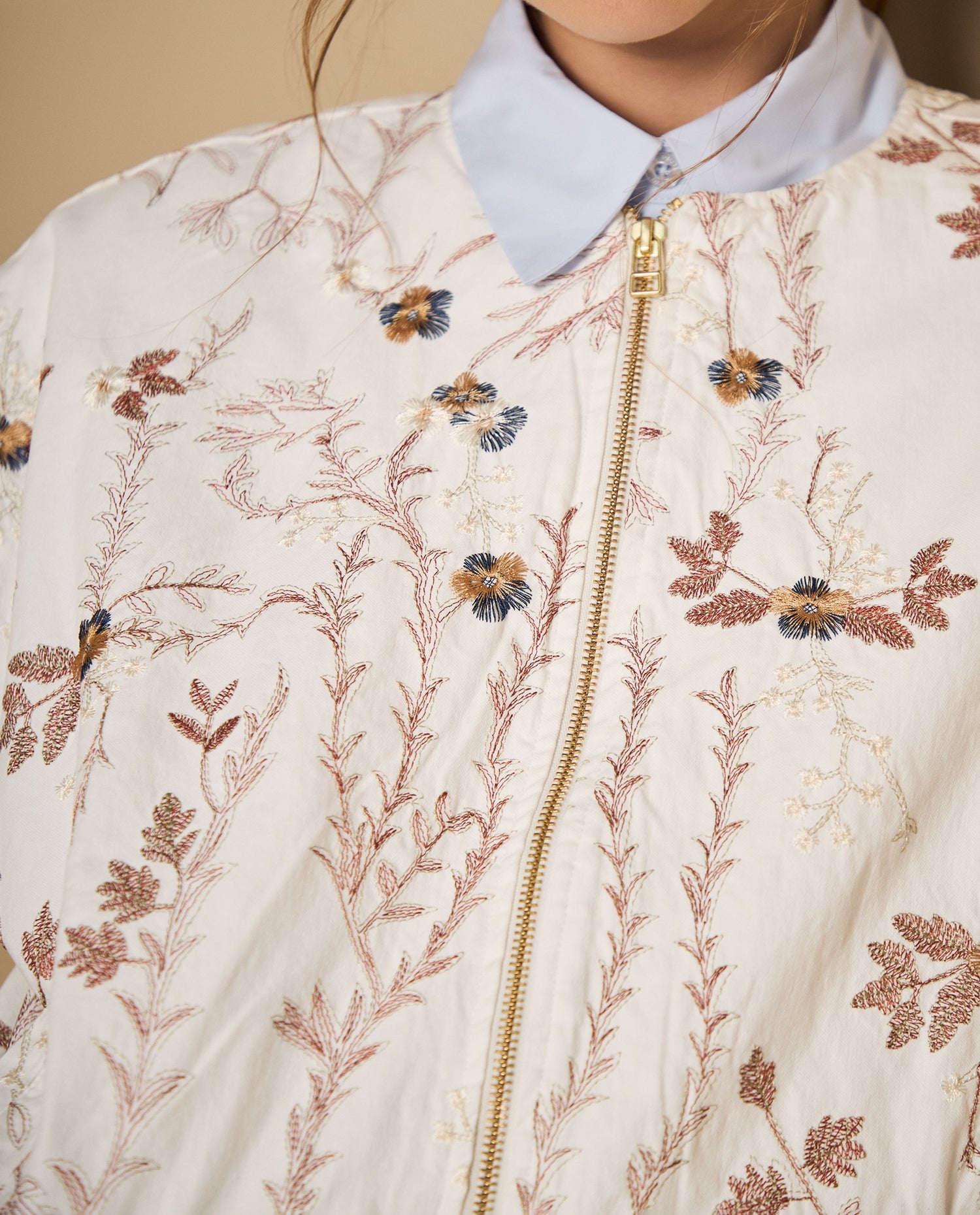 Chaqueta bomber bordada silueta relajada - Crudo