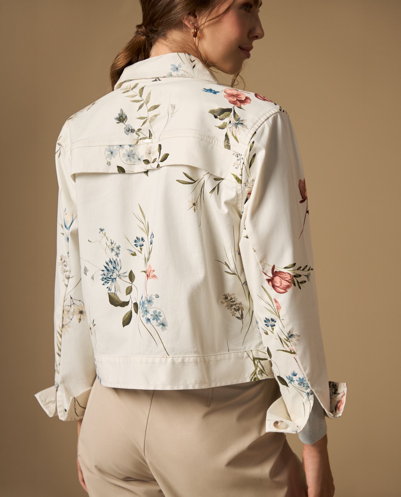 Chaqueta estampada floral con cierre de botones - Crudo 34_422H008_CRU110602_4