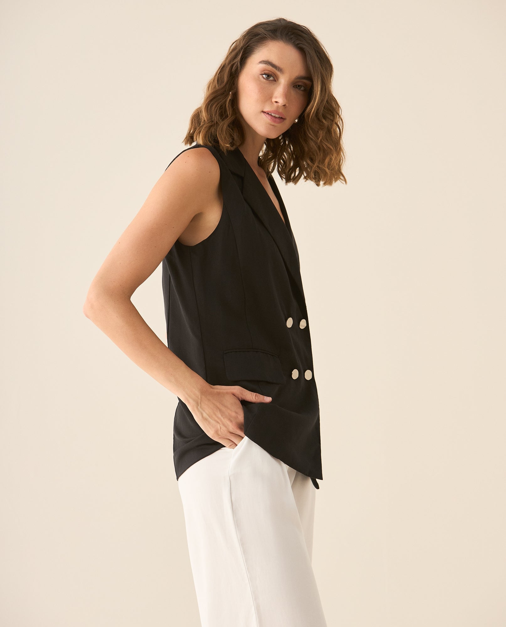 Chaleco con ajuste de botones para mujer - Negro 34_423G004_NEG190303_0