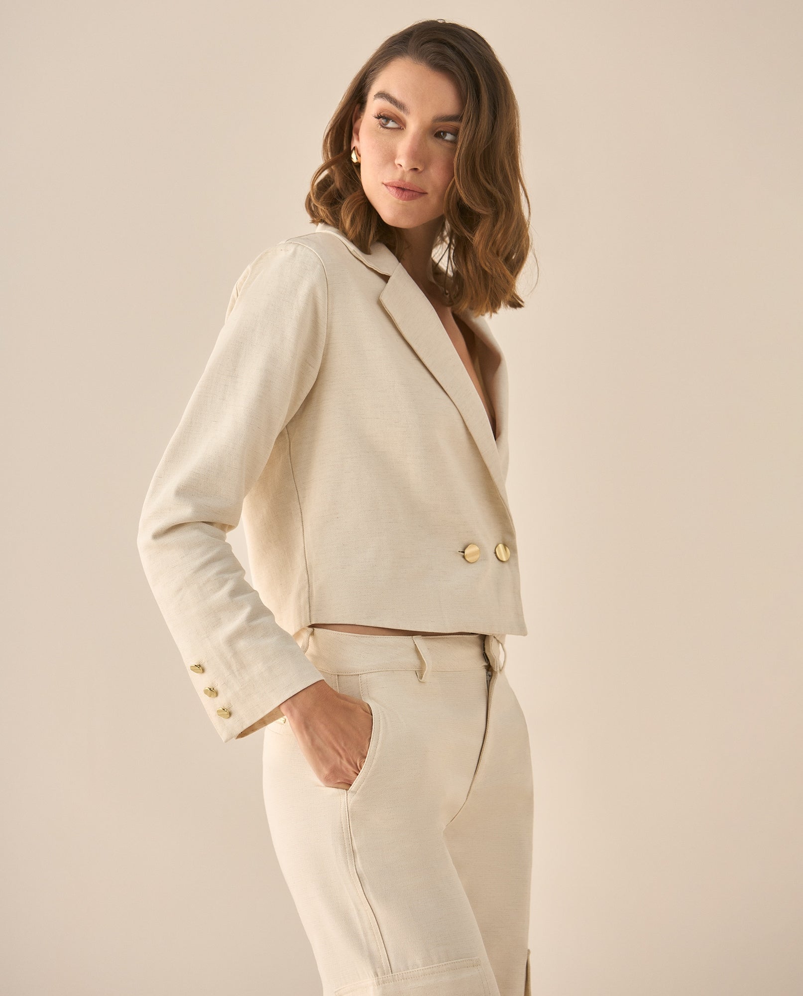 Chaqueta de largo pretinero con cuello de solapa y hombreras para mujer - Crudo 34_423G006_CRU110105_5